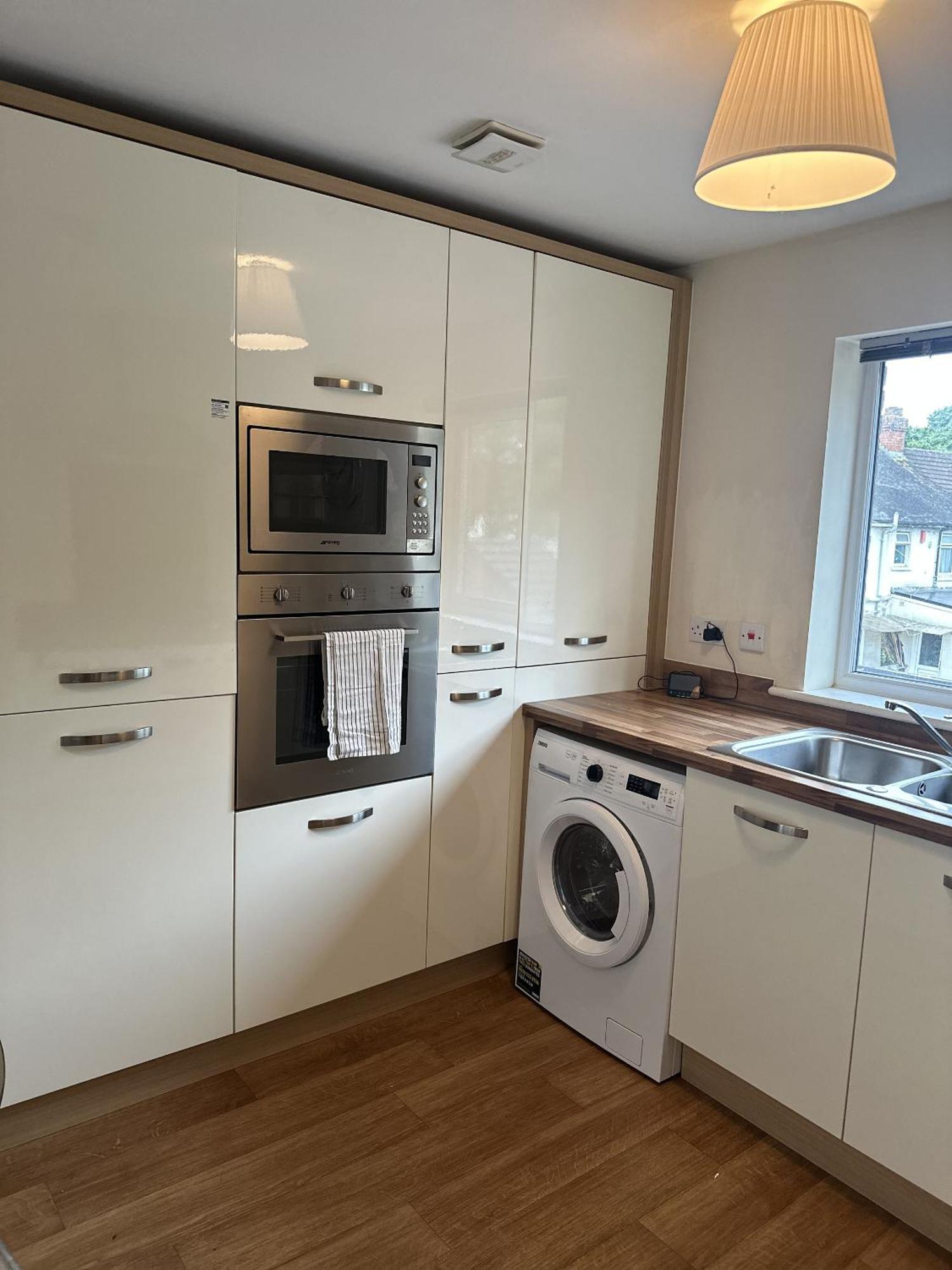 2 Bdr City Centre Apartment With Parking Cardiff Exterior photo