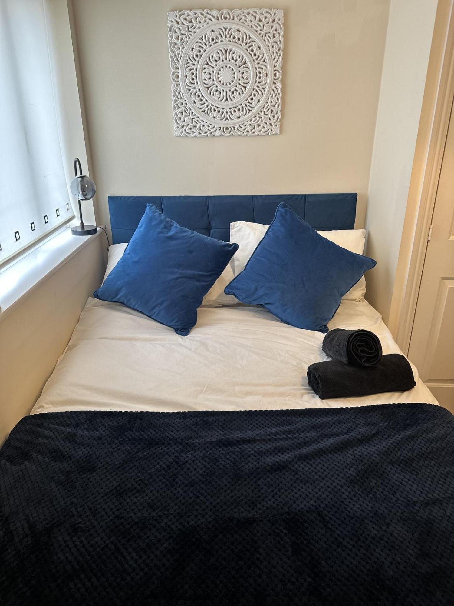 2 Bdr City Centre Apartment With Parking Cardiff Exterior photo